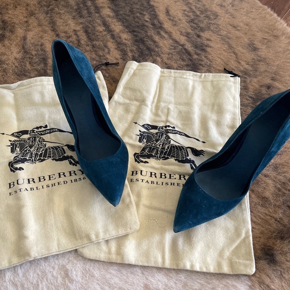 Burberry suede heels - Picture 1 of 5